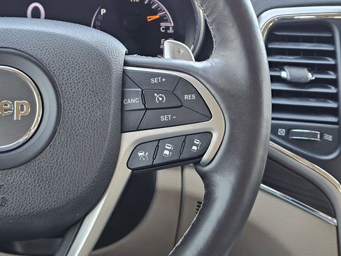 Used 2015 Jeep Grand Cherokee Overland w/ Advanced Technology Group image 30