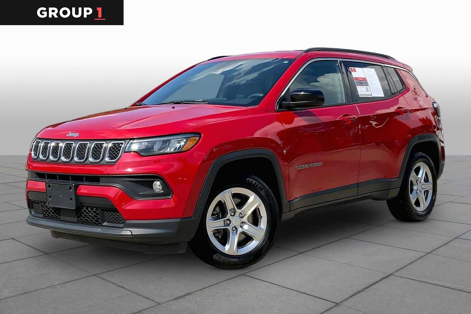 Used 2024 Jeep Compass Latitude AWD/4WD image 1