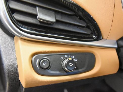 Used 2017 Chevrolet Volt Premier w/ Driver Confidence II Package image 18