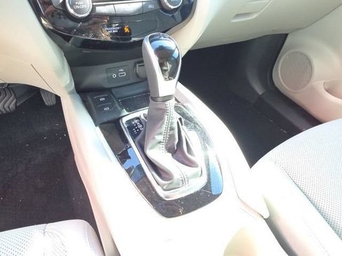 Used 2022 Nissan Rogue Sport SL FWD image 10