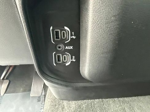 Used 2022 RAM 1500 Big Horn AWD/4WD image 32