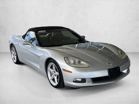 Used 2012 Chevrolet Corvette Convertible RWD image 5