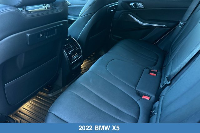 Used 2022 BMW X5 xDrive40i w/ Premium Package AWD/4WD image 13