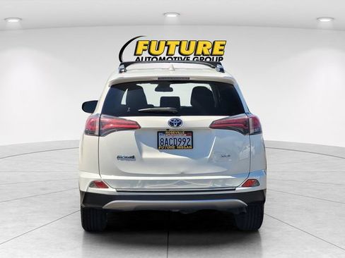 Used 2017 Toyota RAV4 XLE w/ Plus Extra Value Package FWD image 8