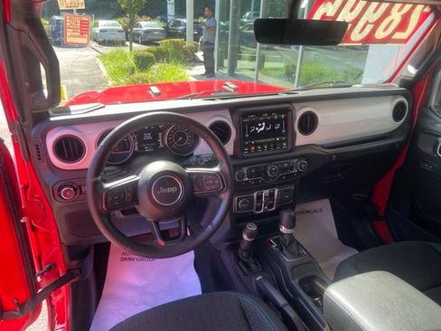 Used 2021 Jeep Wrangler Unlimited Sport AWD/4WD image 12