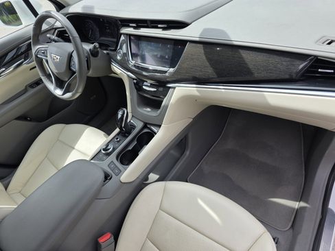 Used 2020 Cadillac XT6 Premium Luxury FWD image 31