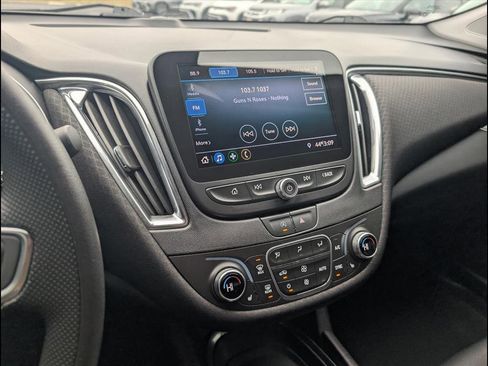 Used 2020 Chevrolet Malibu LT image 17