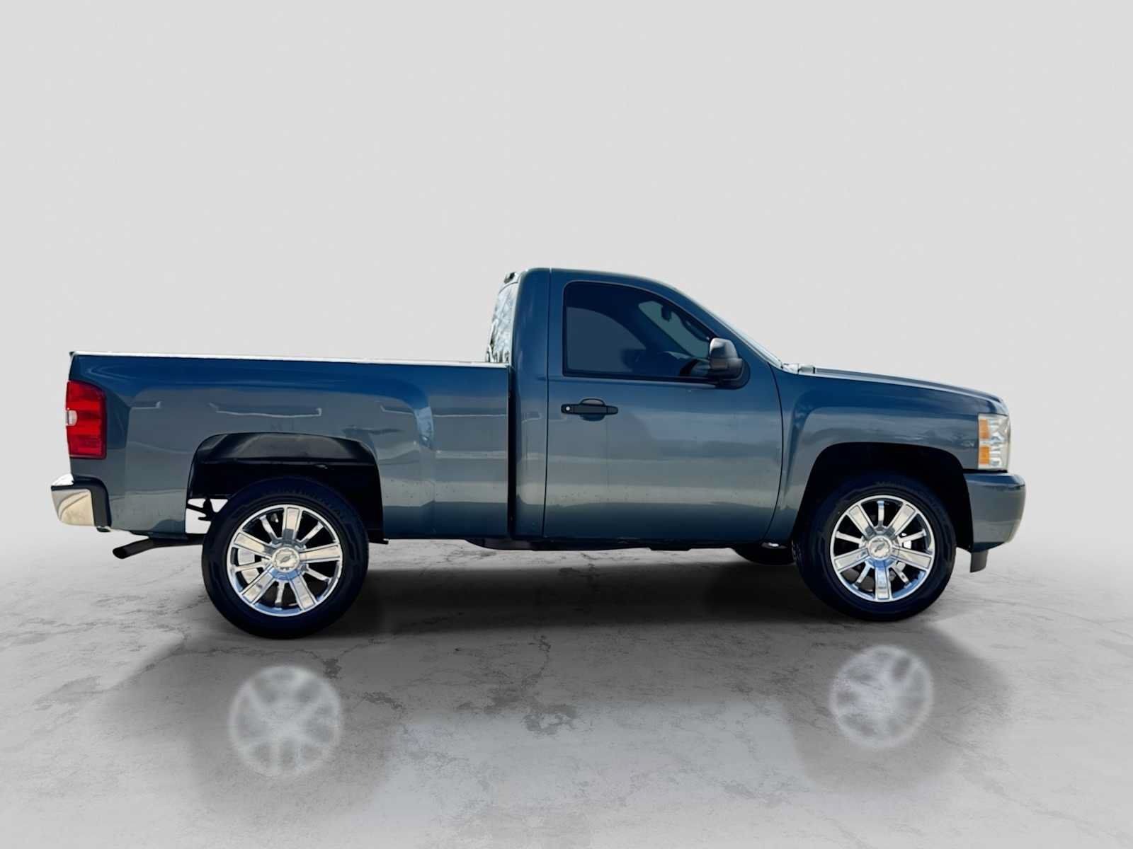 Used 2008 Chevrolet Silverado 1500 W/T w/ LS Package RWD image 7