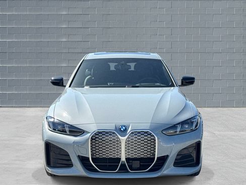 Certified 2025 BMW i4 eDrive40 RWD image 2