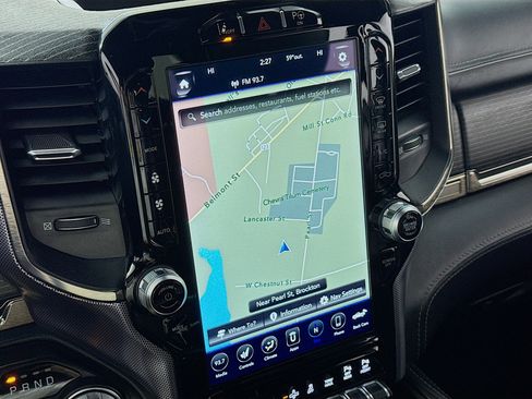 Used 2019 RAM 1500 Limited AWD/4WD image 2