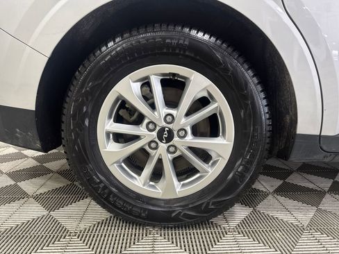 Used 2022 Kia Carnival LX FWD image 49