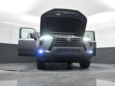 Used 2025 Lexus GX 550 w/ Accessory Package (2T) AWD/4WD image 57
