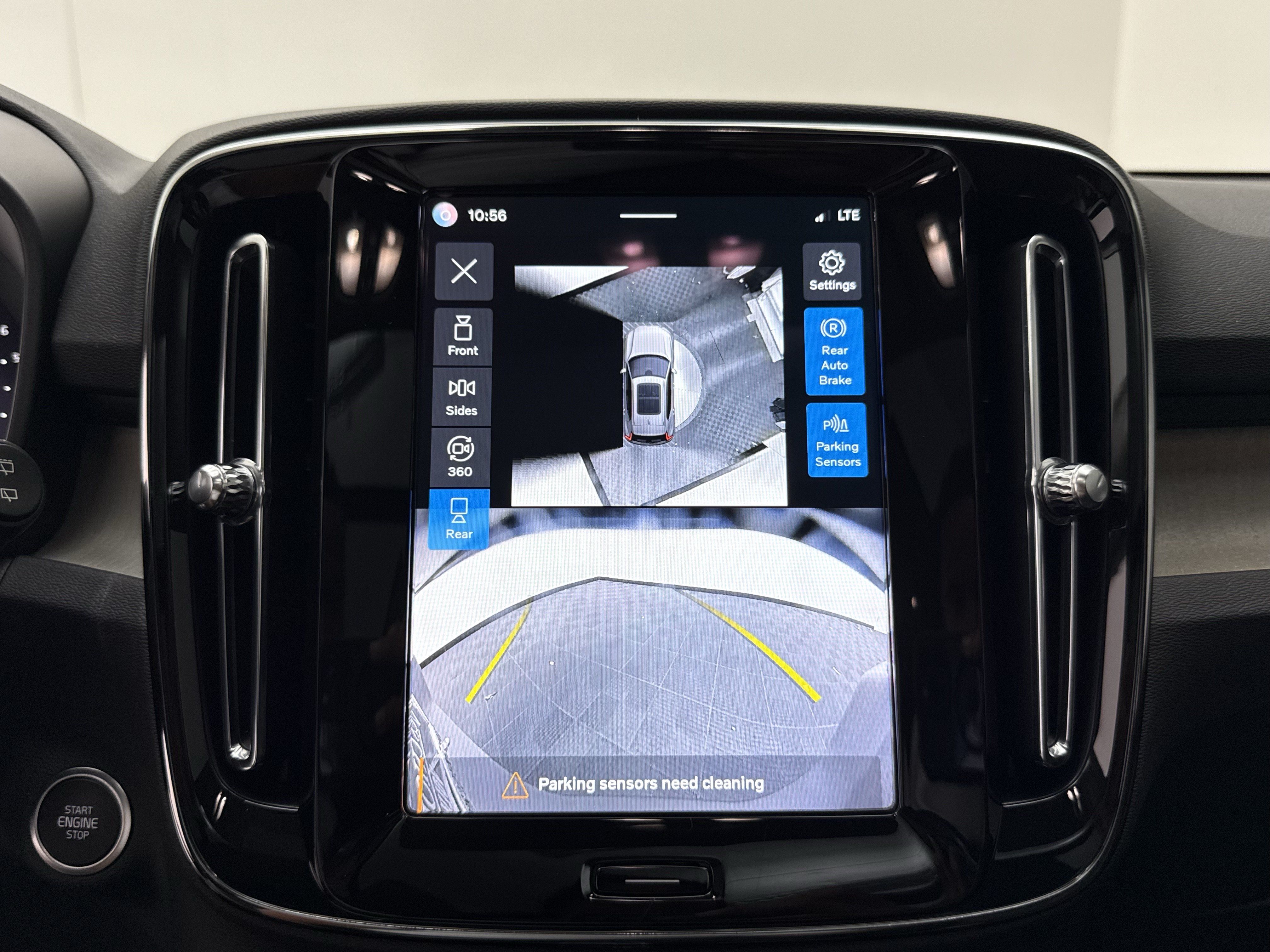 Certified 2024 Volvo XC40 B5 Plus w/ Protection Package Premier AWD/4WD image 20