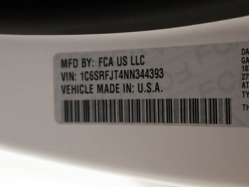 Used 2022 RAM 1500 Laramie AWD/4WD image 43