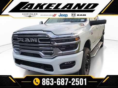 Used 2025 RAM 2500 Laramie AWD/4WD image 3