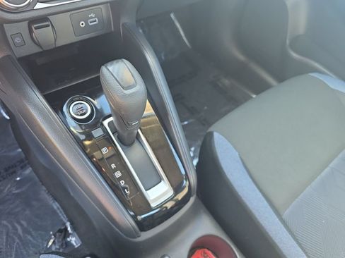 Used 2025 Nissan Versa SV FWD image 20
