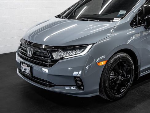 Used 2024 Honda Odyssey Sport image 11