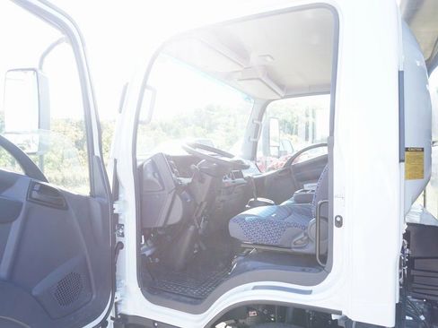 New 2025 Chevrolet Low Cab Forward RWD image 4