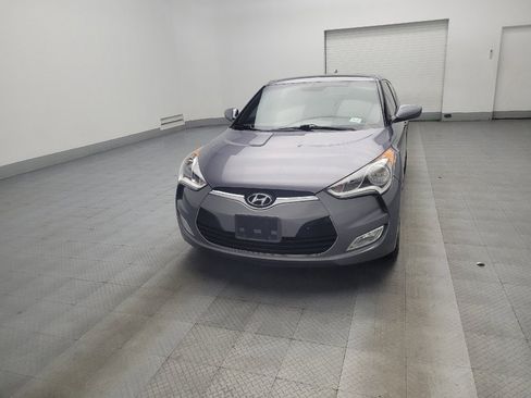 Used 2017 Hyundai Veloster Value Edition image 15