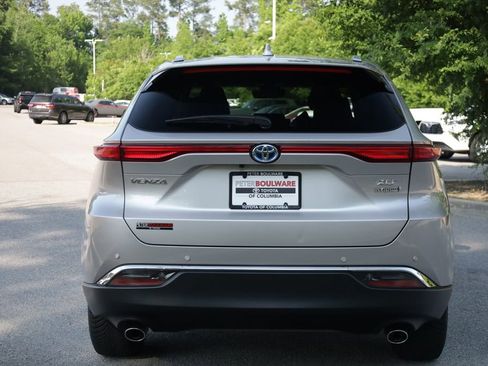 Used 2022 Toyota Venza XLE AWD/4WD image 5