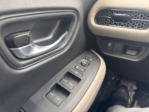 Certified 2023 Honda HR-V LX image 20