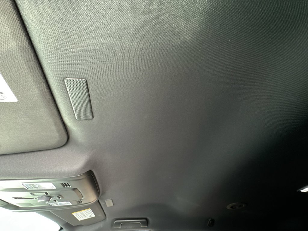 Used 2025 Chevrolet Suburban Premier w/ LPO, Illumination Package RWD image 20