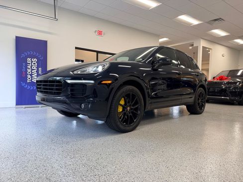 Used 2016 Porsche Cayenne AWD/4WD image 14