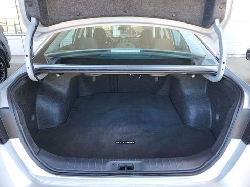 Used 2025 Nissan Altima 2.5 SV image 7