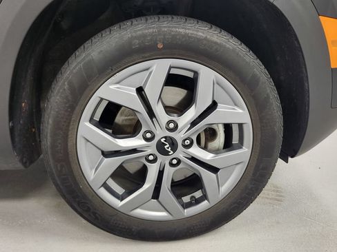 Used 2024 Kia Seltos LX AWD/4WD image 9