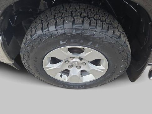 Used 2022 RAM 1500 Big Horn AWD/4WD image 32