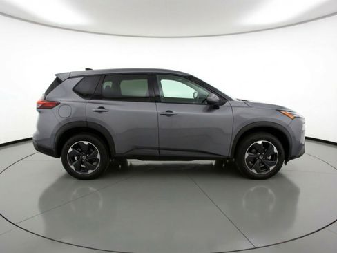 Used 2025 Nissan Rogue SV FWD image 11