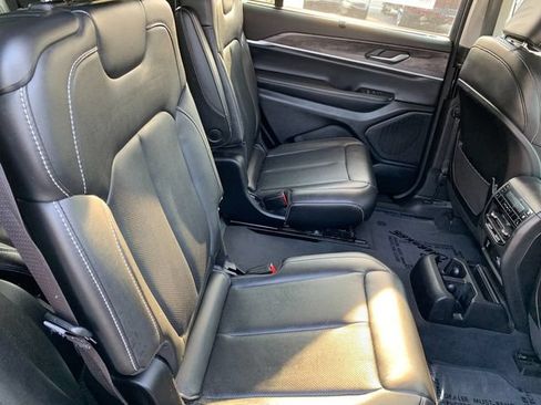 Used 2023 Jeep Grand Cherokee L Limited w/ Luxury Tech Group II AWD/4WD image 13