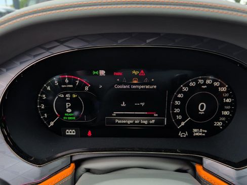 New 2025 Bentley Flying Spur Plug-In Hybrid AWD/4WD image 28