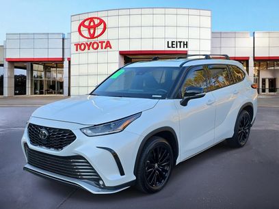 Used 2023 Toyota Highlander XSE