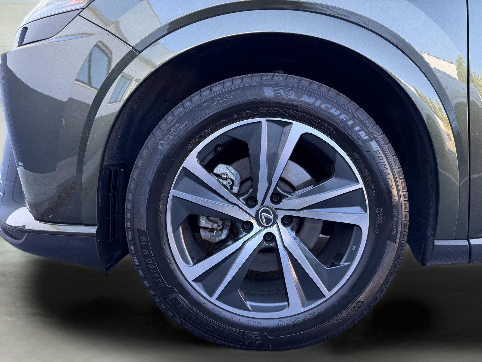 Used 2025 Lexus RX 350 Premium w/ Accessory Package AWD/4WD image 8