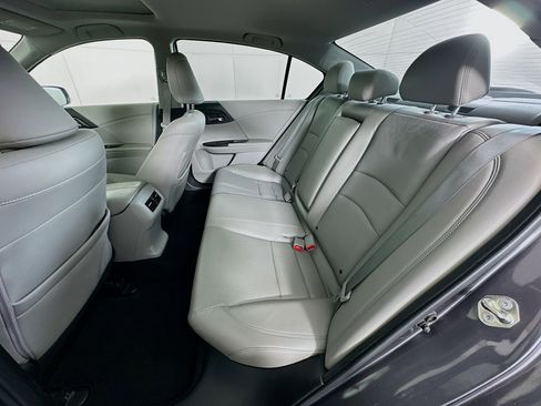 Used 2015 Honda Accord Touring image 28