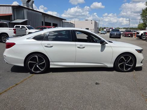 Used 2021 Honda Accord Sport image 11