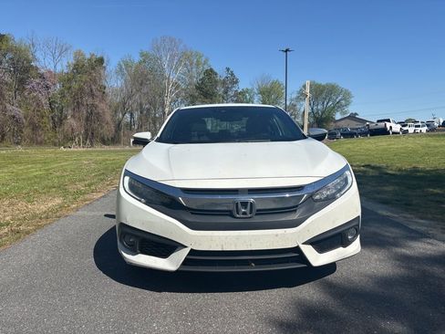 Used 2017 Honda Civic Touring image 2
