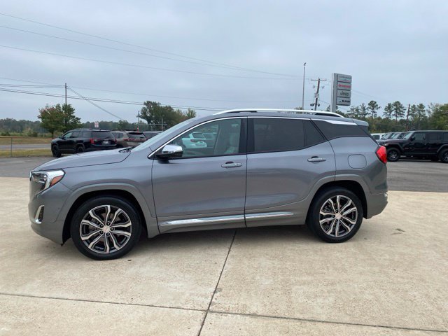 Used 2018 GMC Terrain Denali w/ Advanced Safety Package FWD image 3