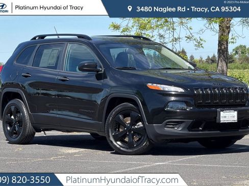 Used 2017 Jeep Cherokee Altitude image 1