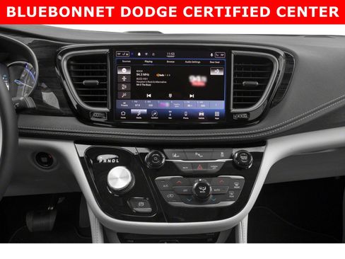 Used 2023 Chrysler Pacifica Touring-L FWD image 7