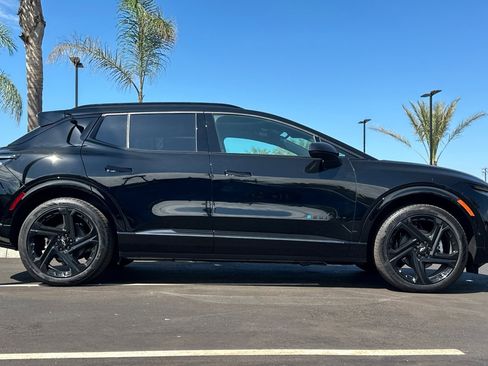 New 2025 Chevrolet Equinox EV RS image 3