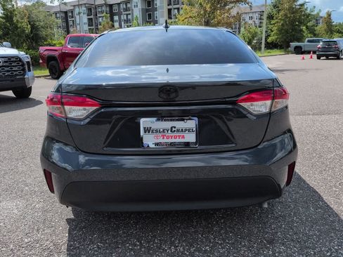Certified 2025 Toyota Corolla LE FWD image 5