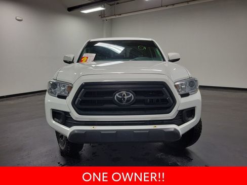 Used 2023 Toyota Tacoma SR image 3