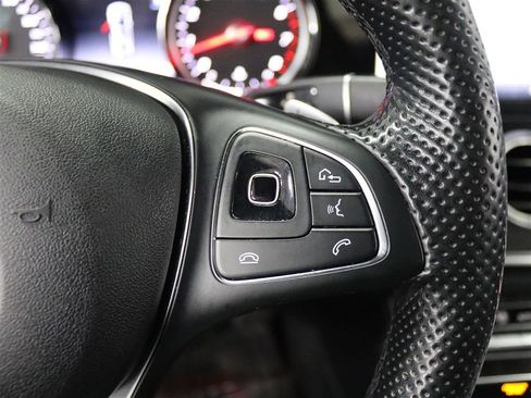 Used 2018 Mercedes-Benz E 300 4MATIC image 32