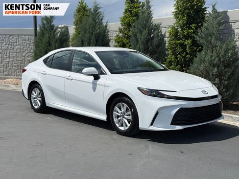 Used 2026 Toyota Camry LE FWD image 10