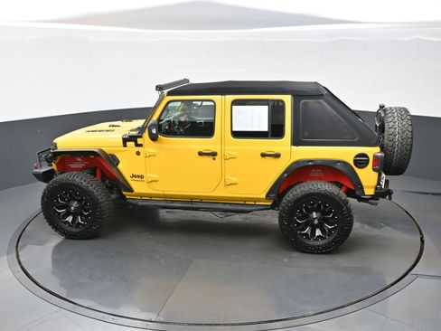 Used 2021 Jeep Wrangler Unlimited Rubicon AWD/4WD image 36