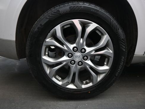Used 2019 Buick Enclave Avenir w/ Avenir Technology Package AWD/4WD image 12