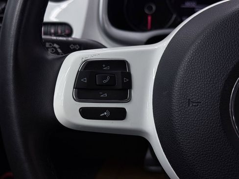 Used 2018 Volkswagen Beetle 2.0T SE image 40