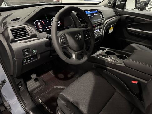 New 2025 Honda Ridgeline Sport image 9